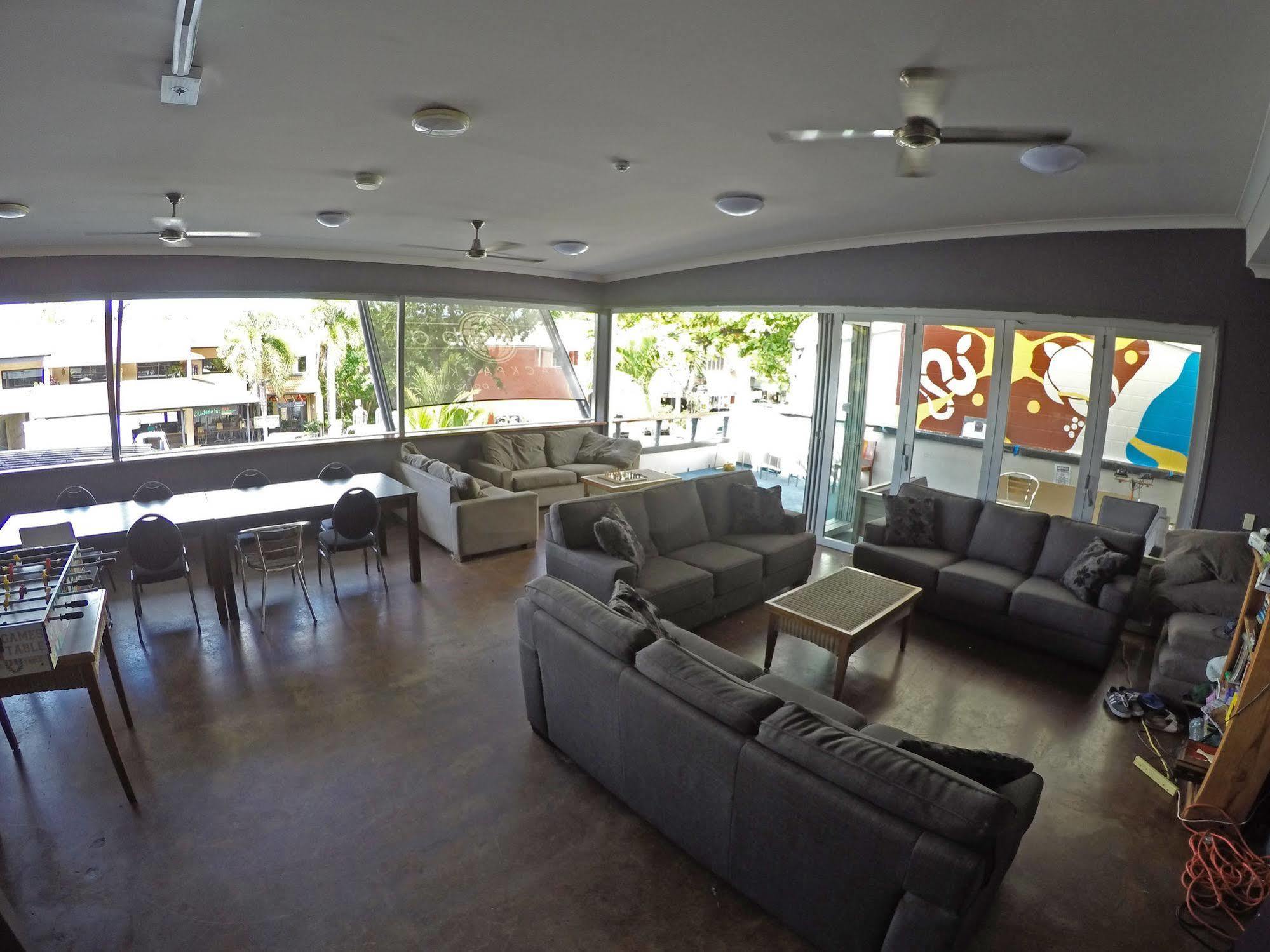 Global Backpackers Port Douglas Exteriör bild